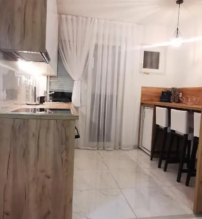 Nia Apartment *