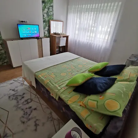Nia Apartment *